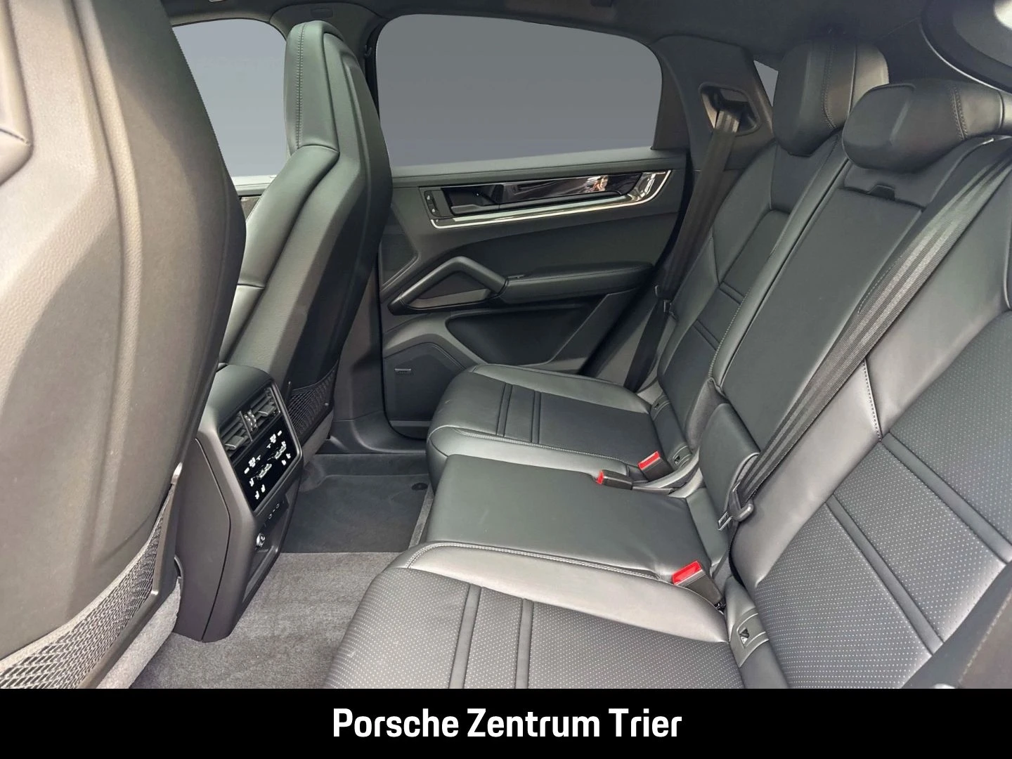 Porsche-Cayenne-image-15