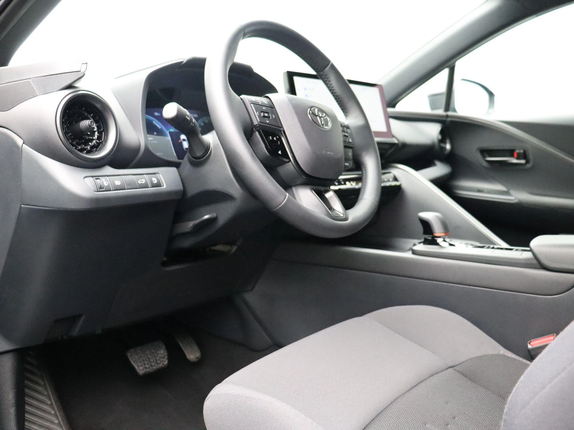 Toyota-C-HR-image-10