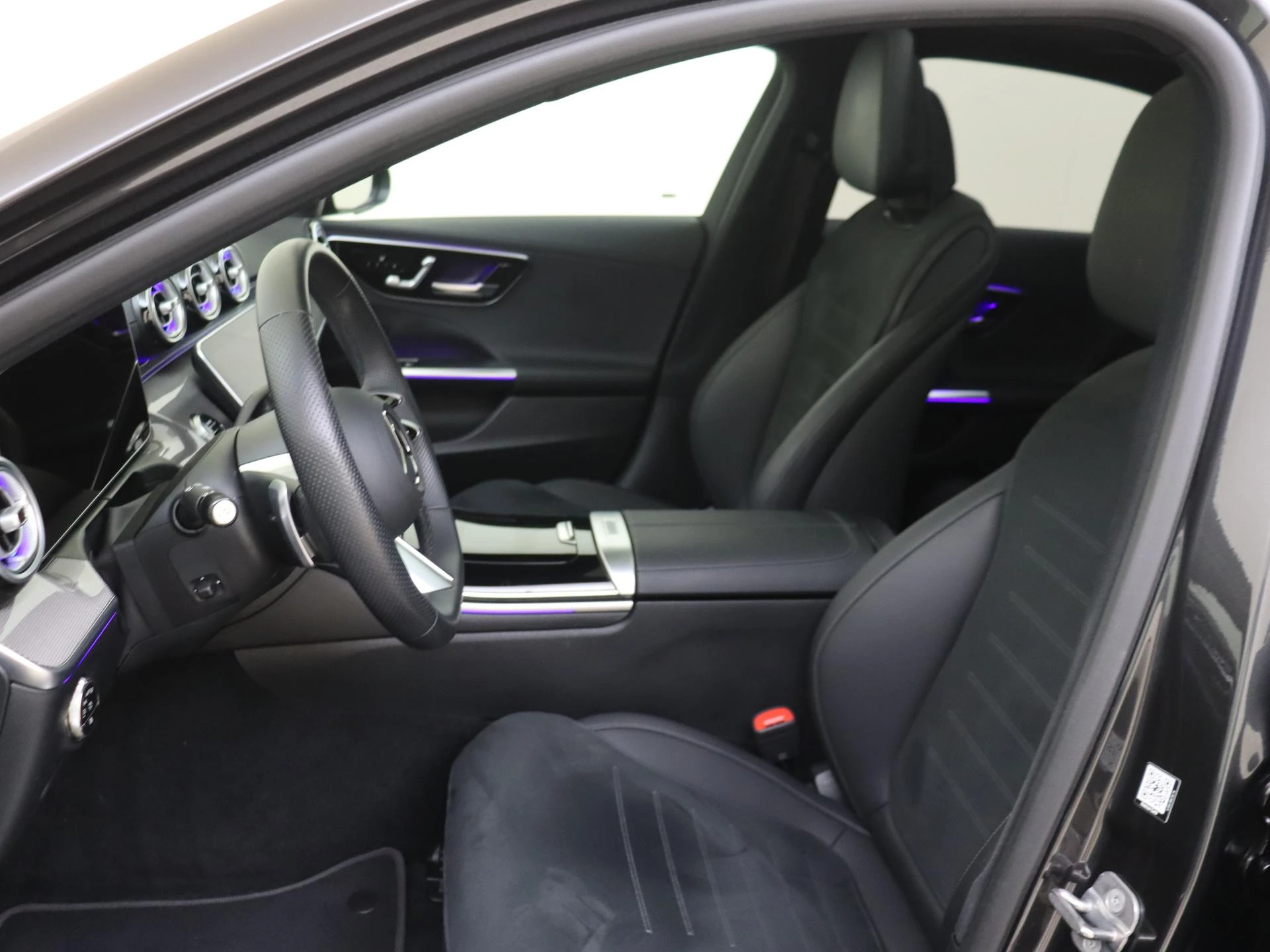 Mercedes-Benz-C-Klasse-image-10