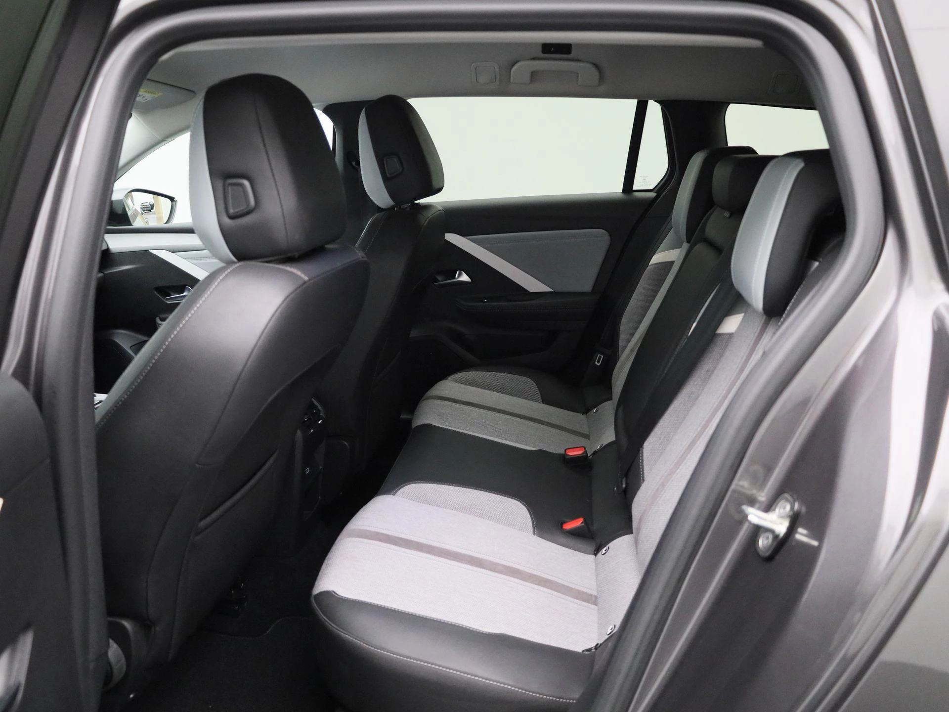 Opel Astra Sports Tourer 1.2 Business Elegance