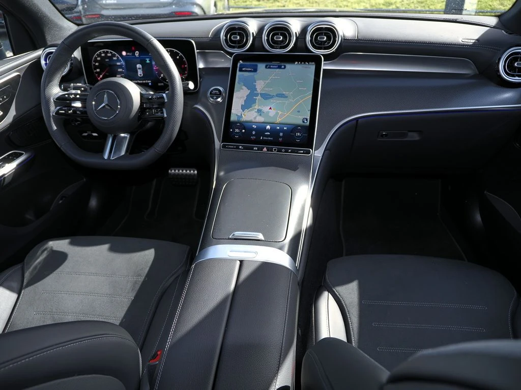 Mercedes-Benz-GLC 220 d-image-12