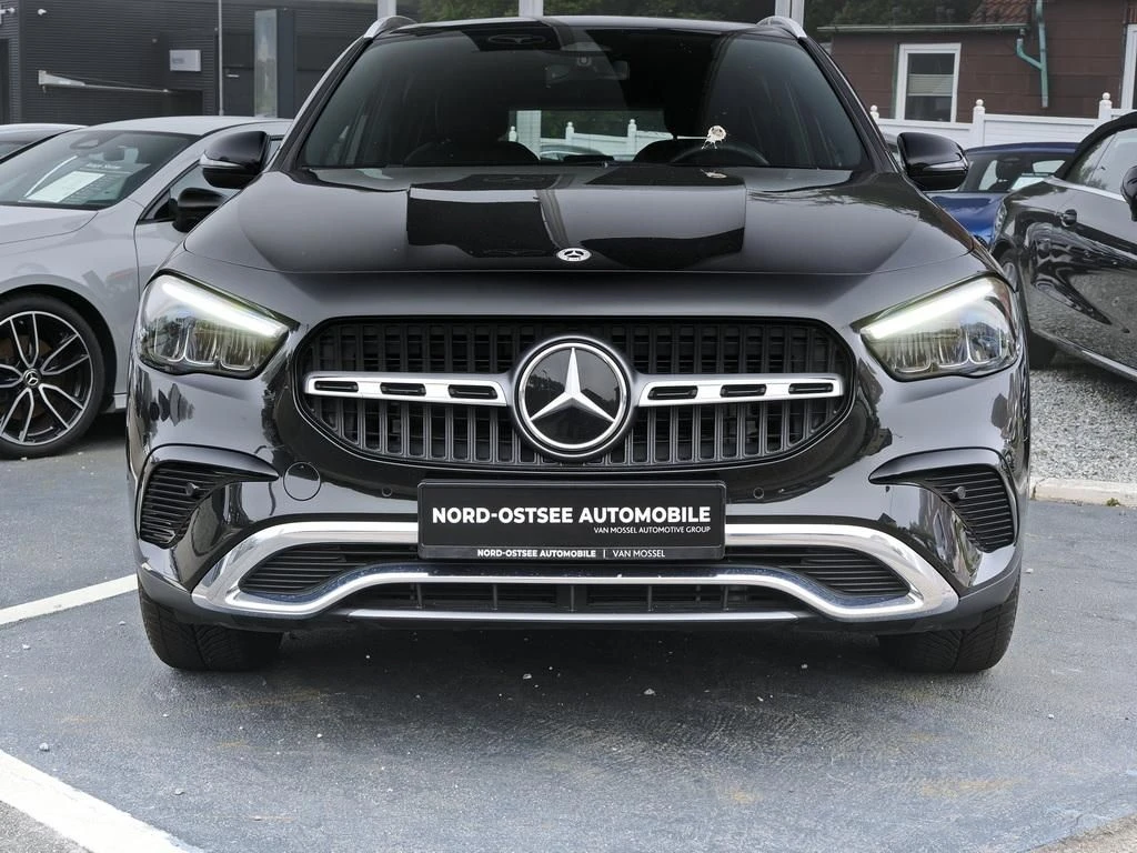 Mercedes-Benz-GLA 200-image-3
