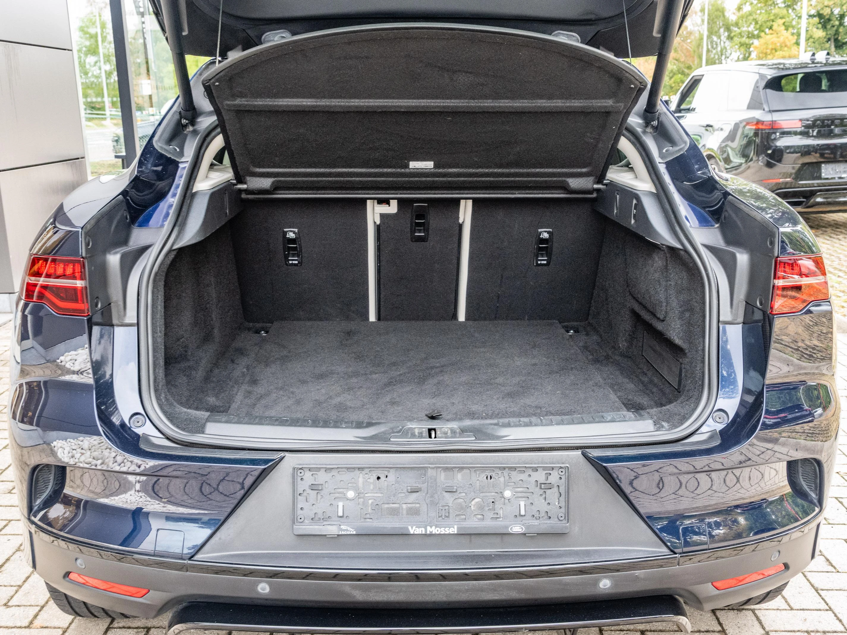 Jaguar-I-PACE-image-22