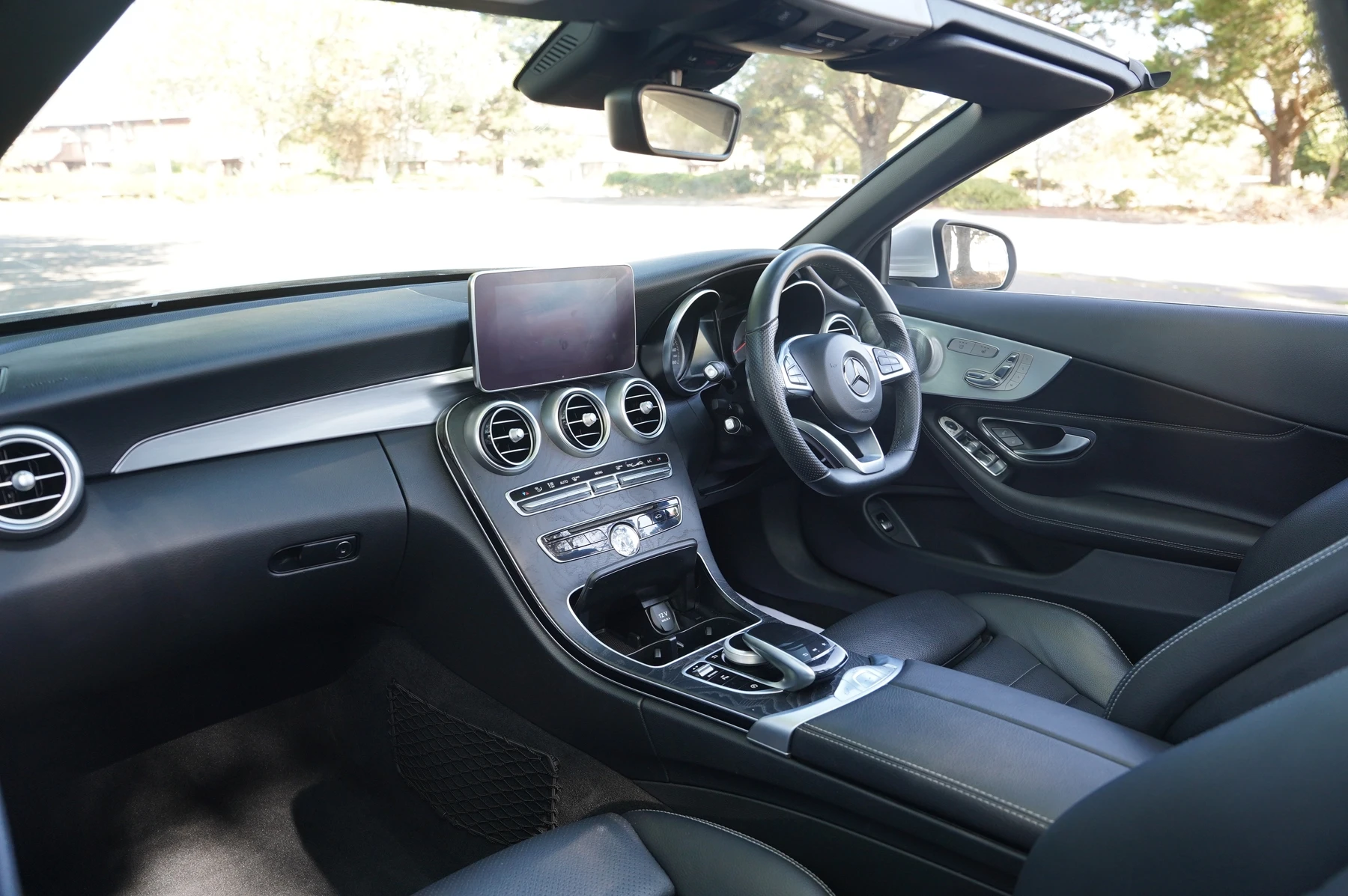 Mercedes-Benz-C-Class-image-1