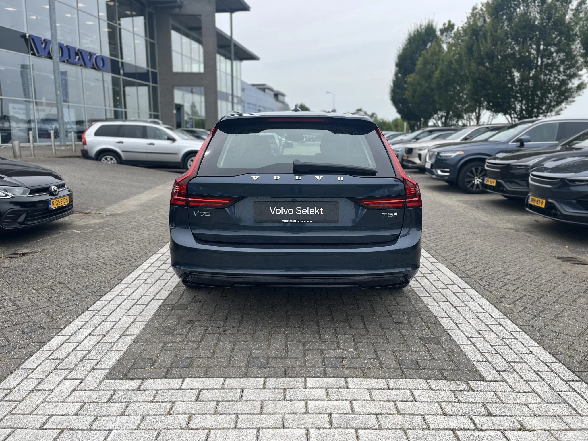 Volvo-V90-image-11