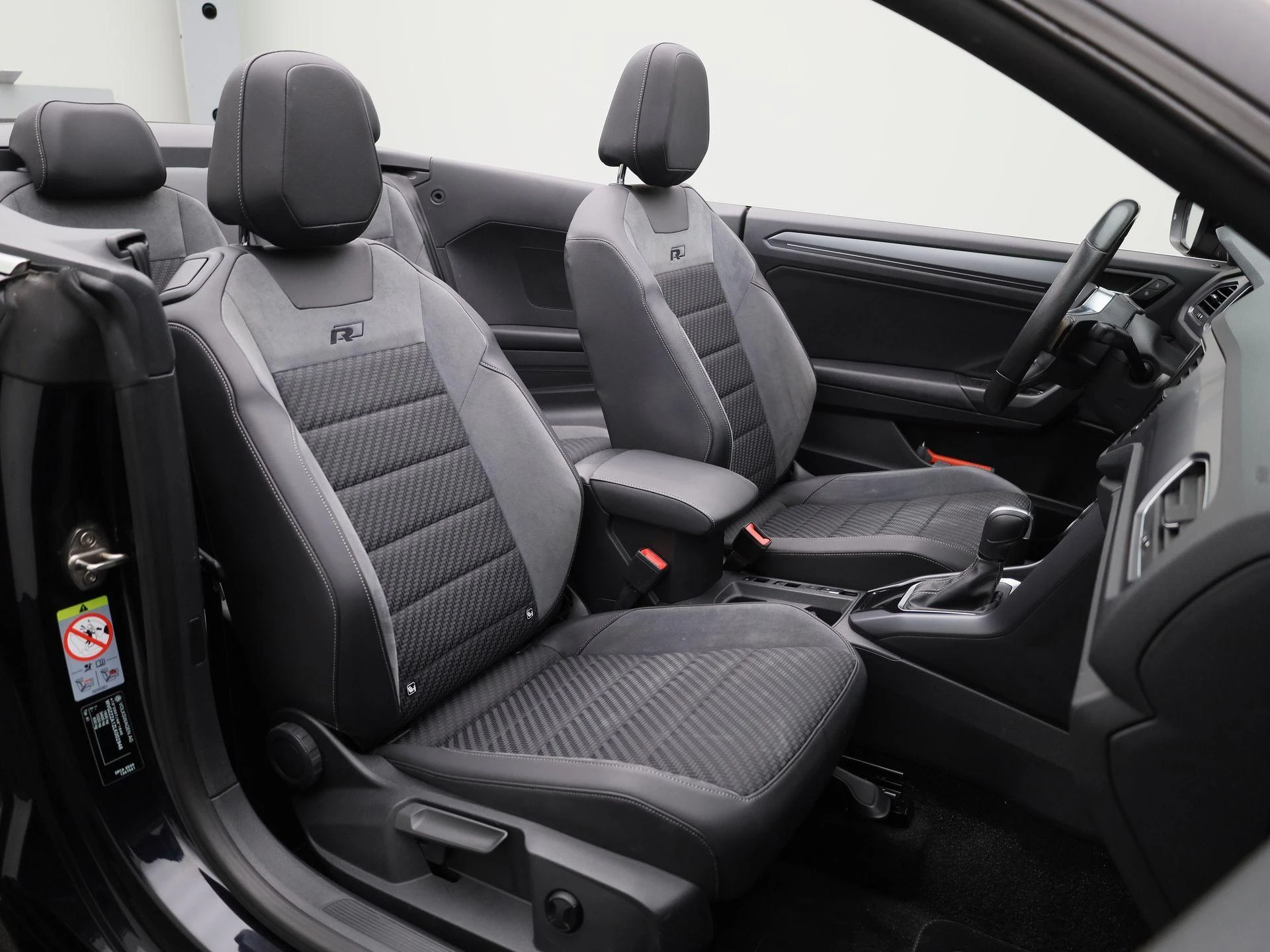 Volkswagen-T-Roc-image-37