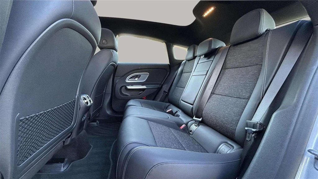 Mercedes-Benz-CLA-image-24