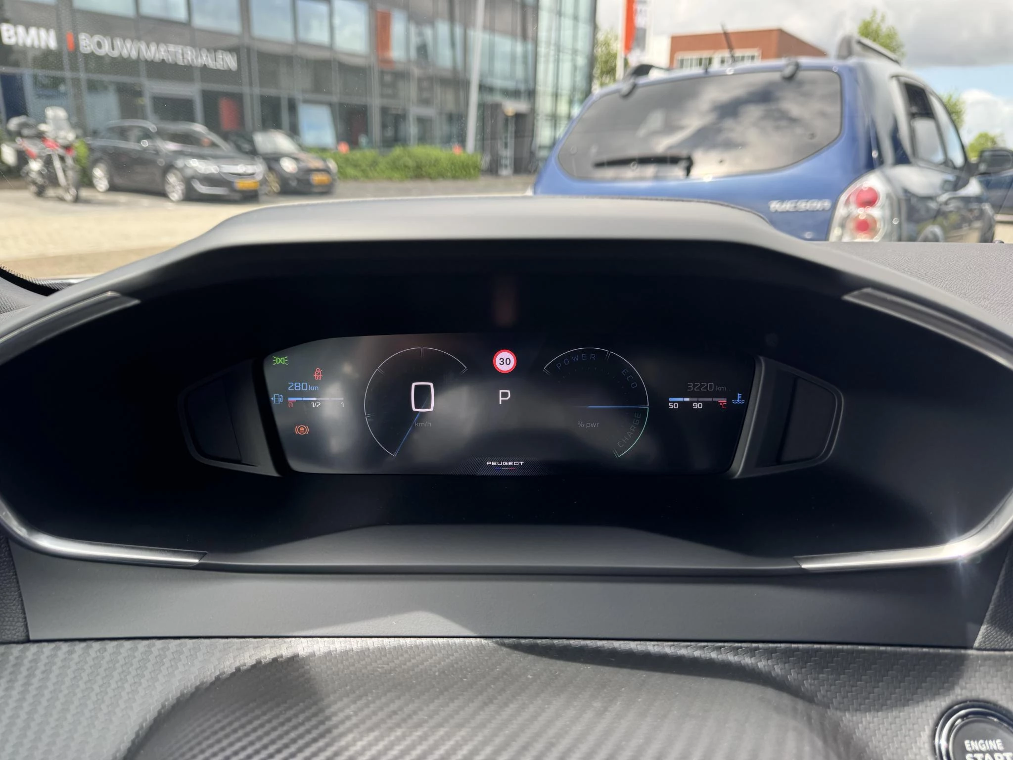 Peugeot 2008 1.2 Hybrid 145 Allure