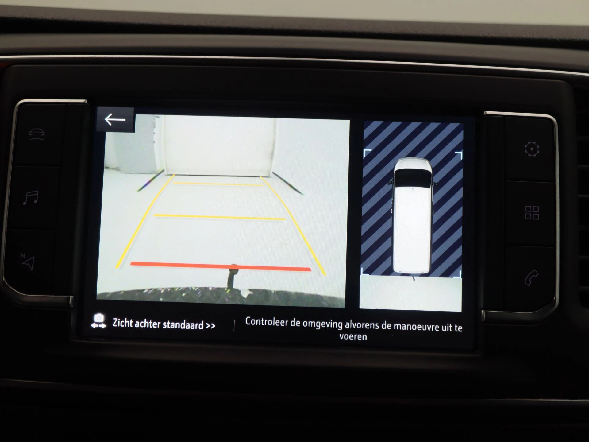 Opel-Vivaro-image-14