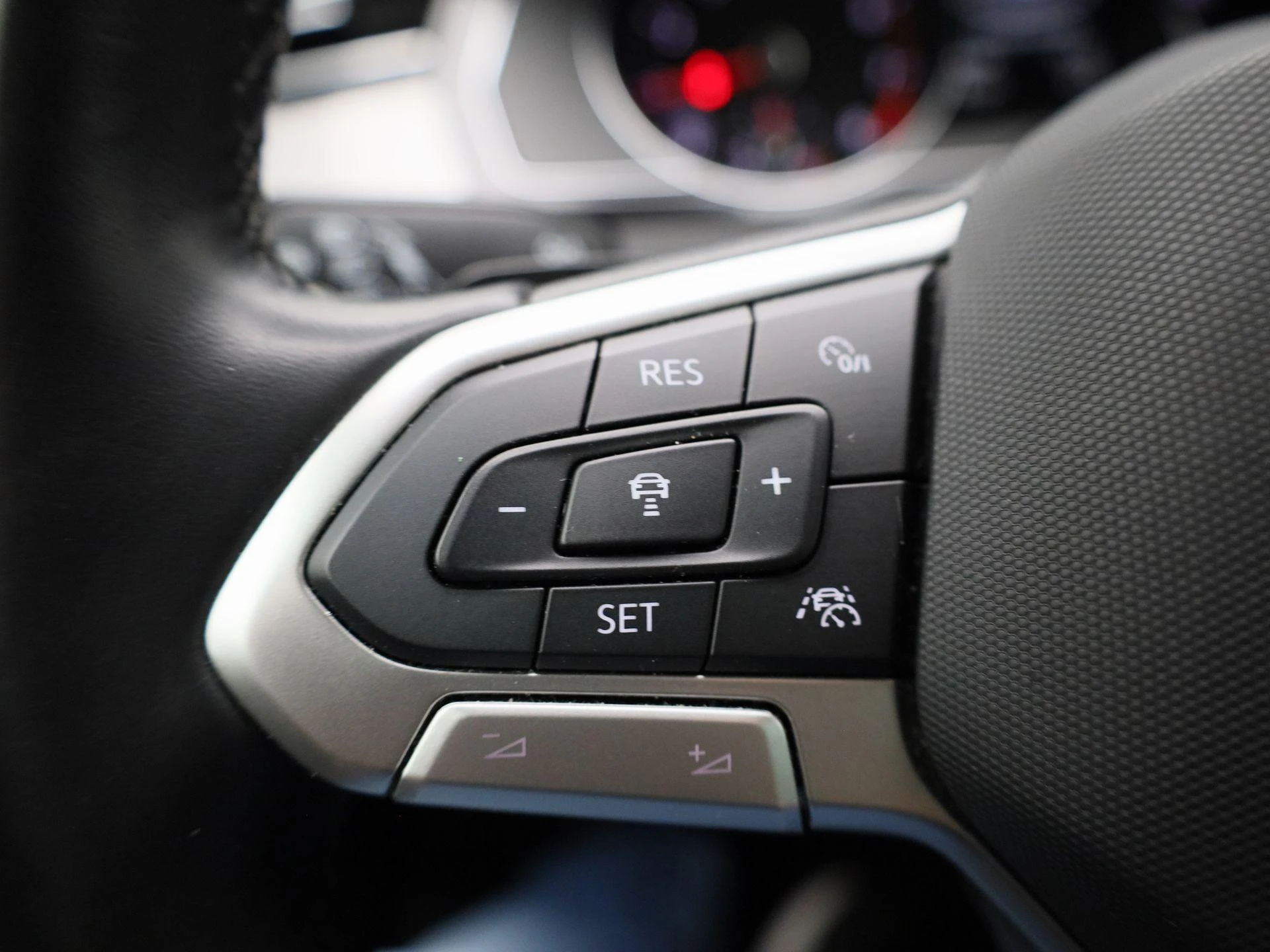 Volkswagen-Passat-image-17