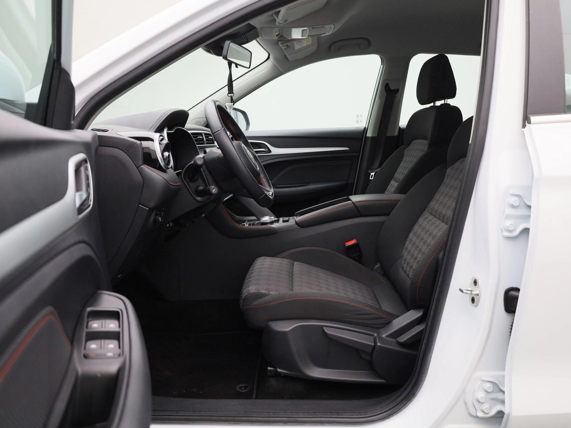 MG-ZS EV-image-10