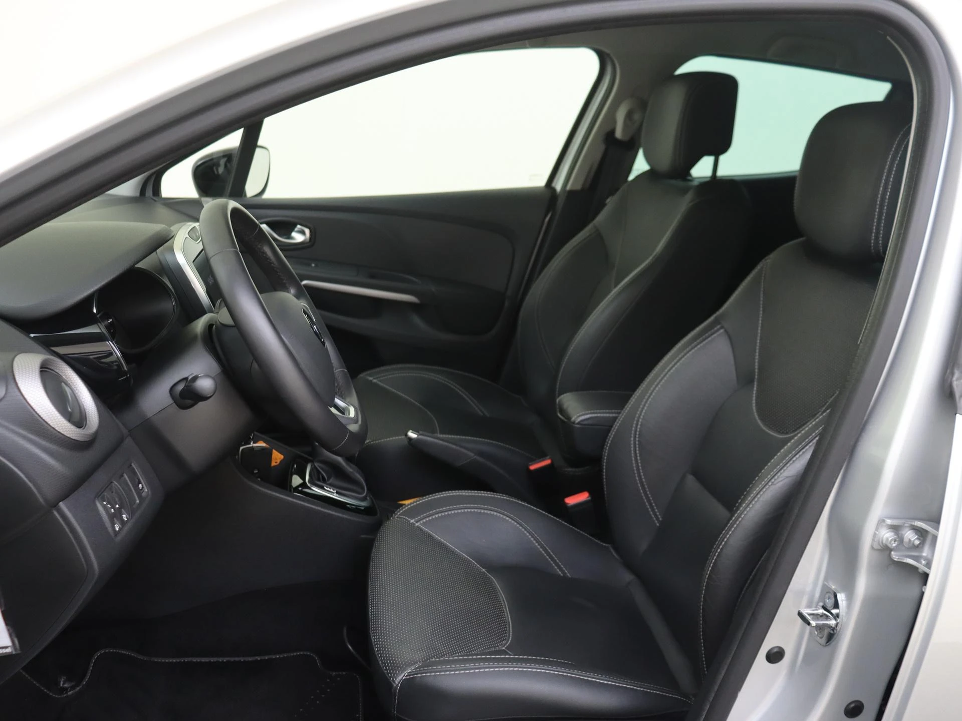 Renault-Clio-image-10