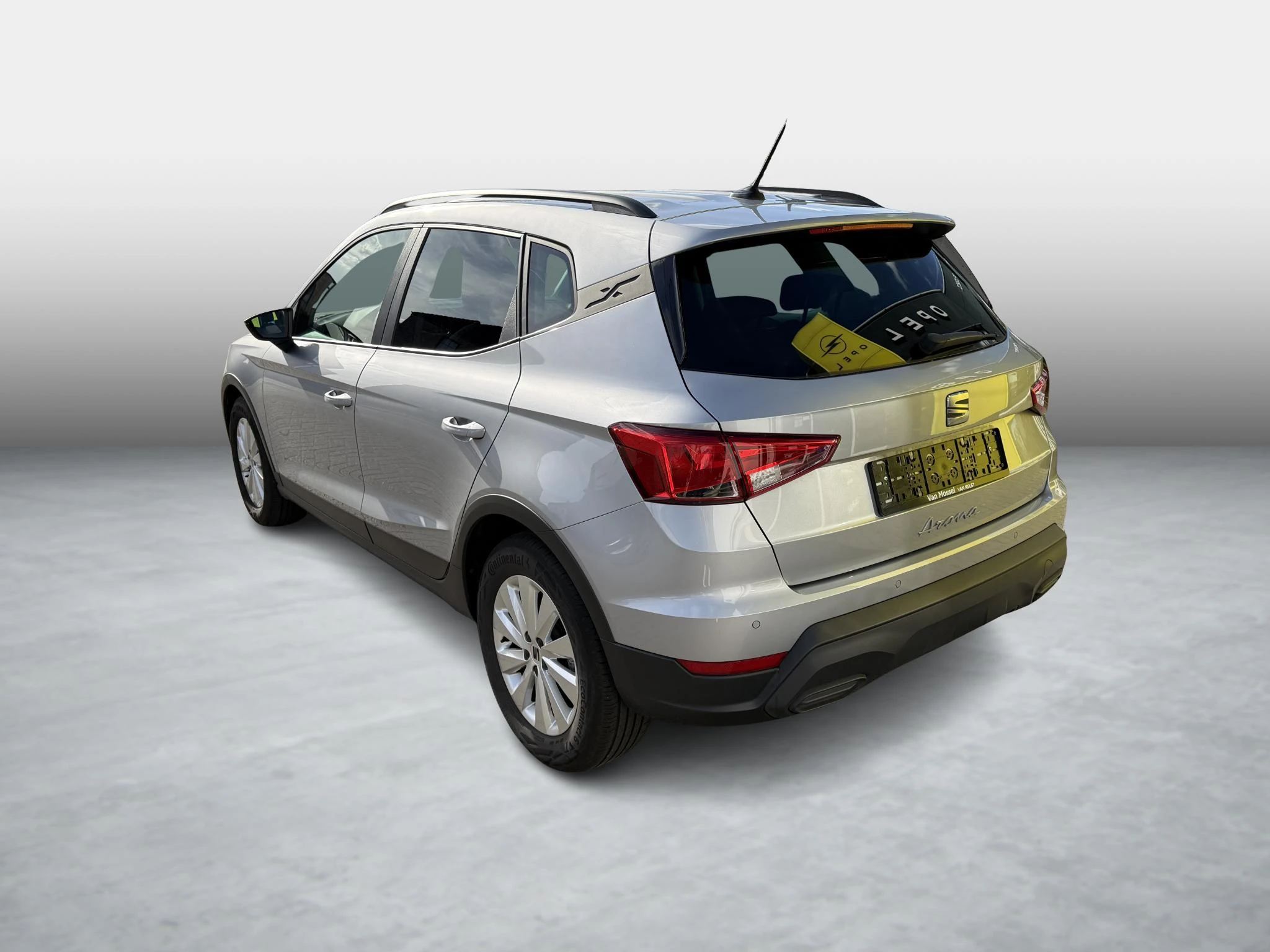 SEAT-Arona-image-5