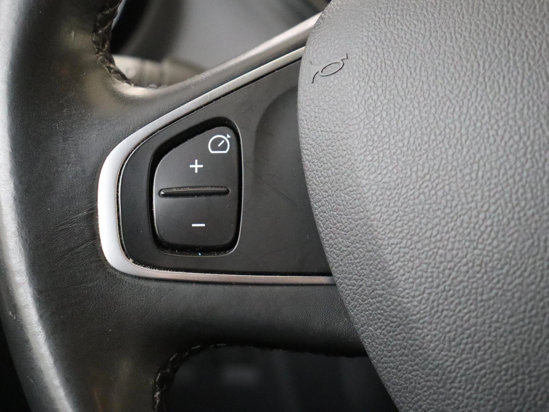 Renault-Captur-image-12