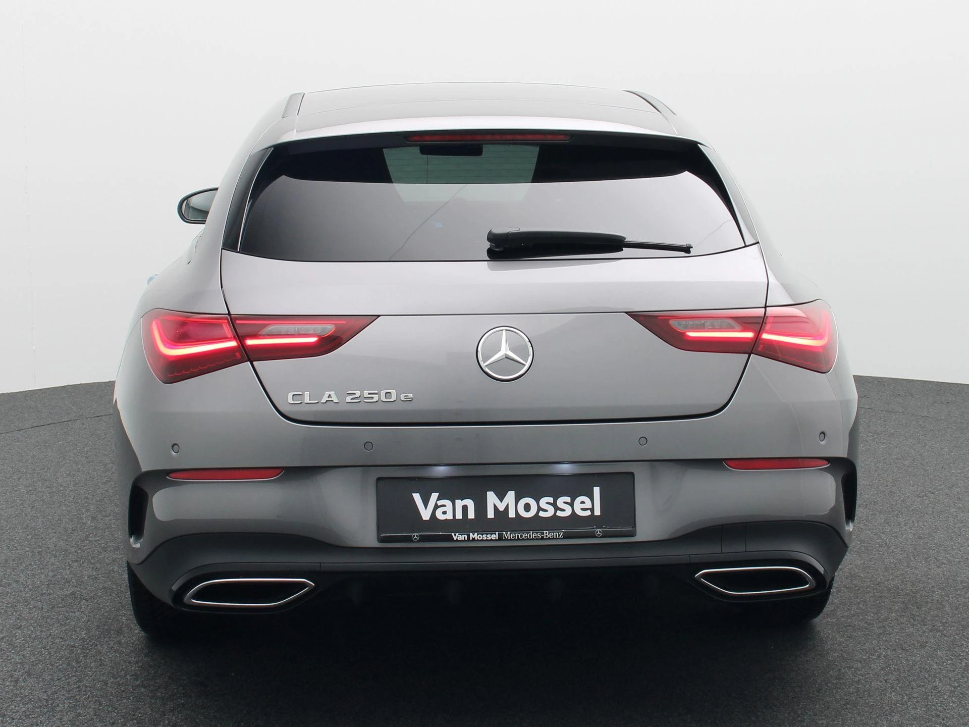 Mercedes-Benz-CLA-image-4