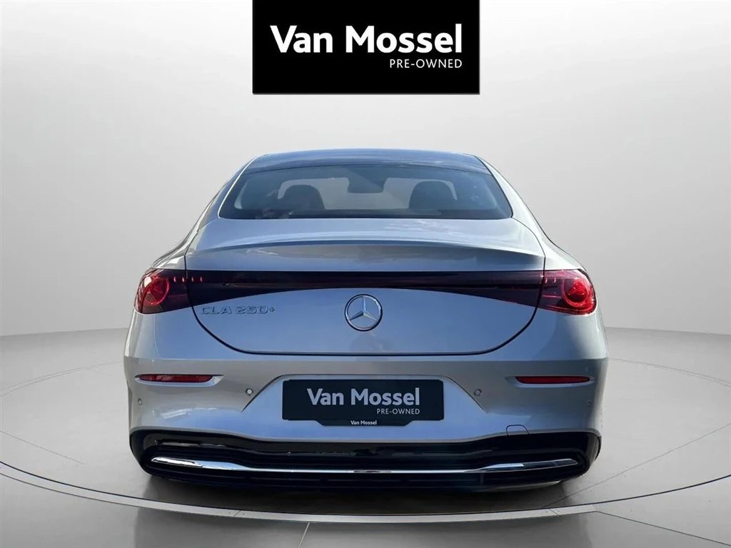 Mercedes-Benz-CLA-image-5