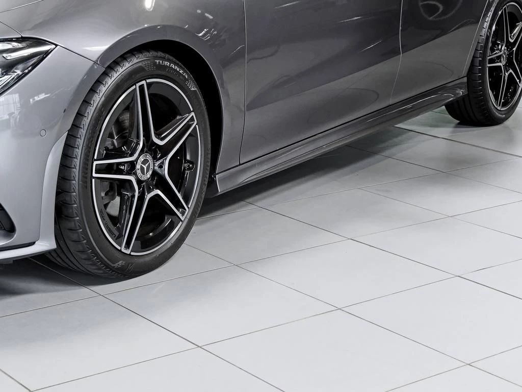 Mercedes-Benz-CLA 200-image-6