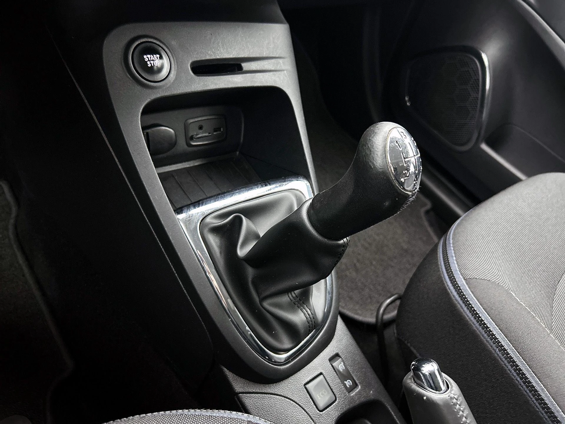 Renault-Captur-image-24