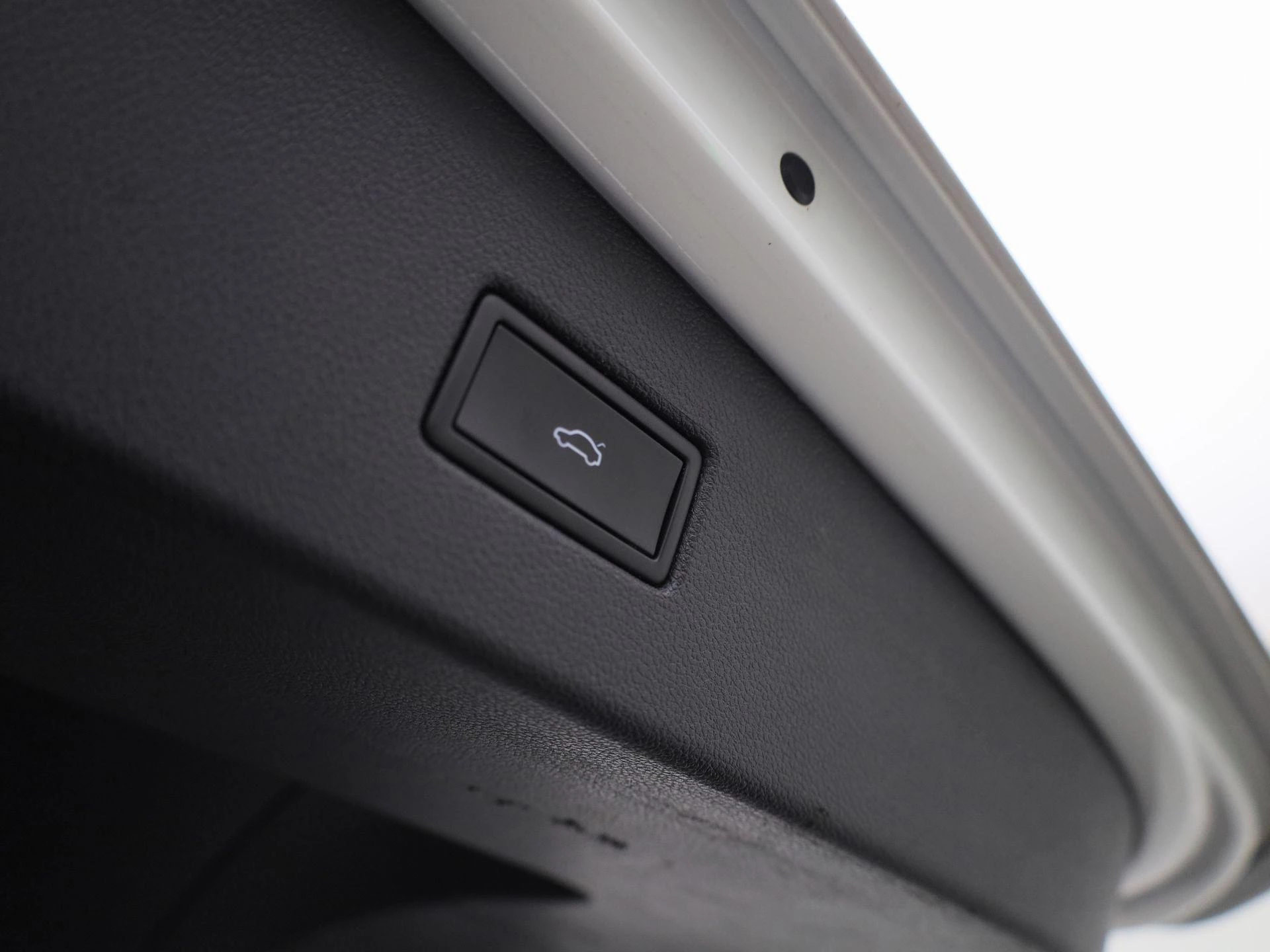 Volkswagen-Tiguan-image-11