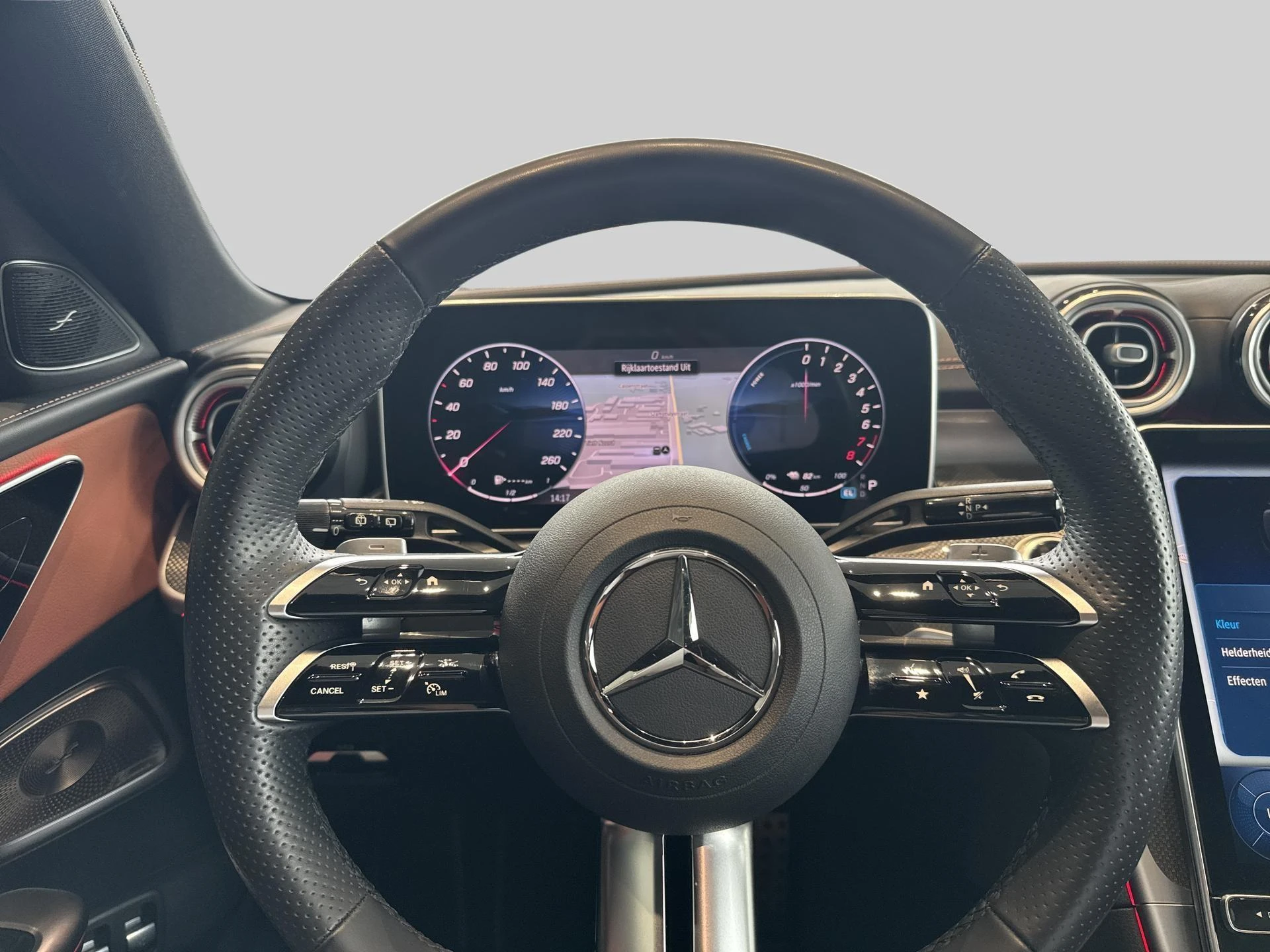 Mercedes-Benz-C-Klasse-image-9
