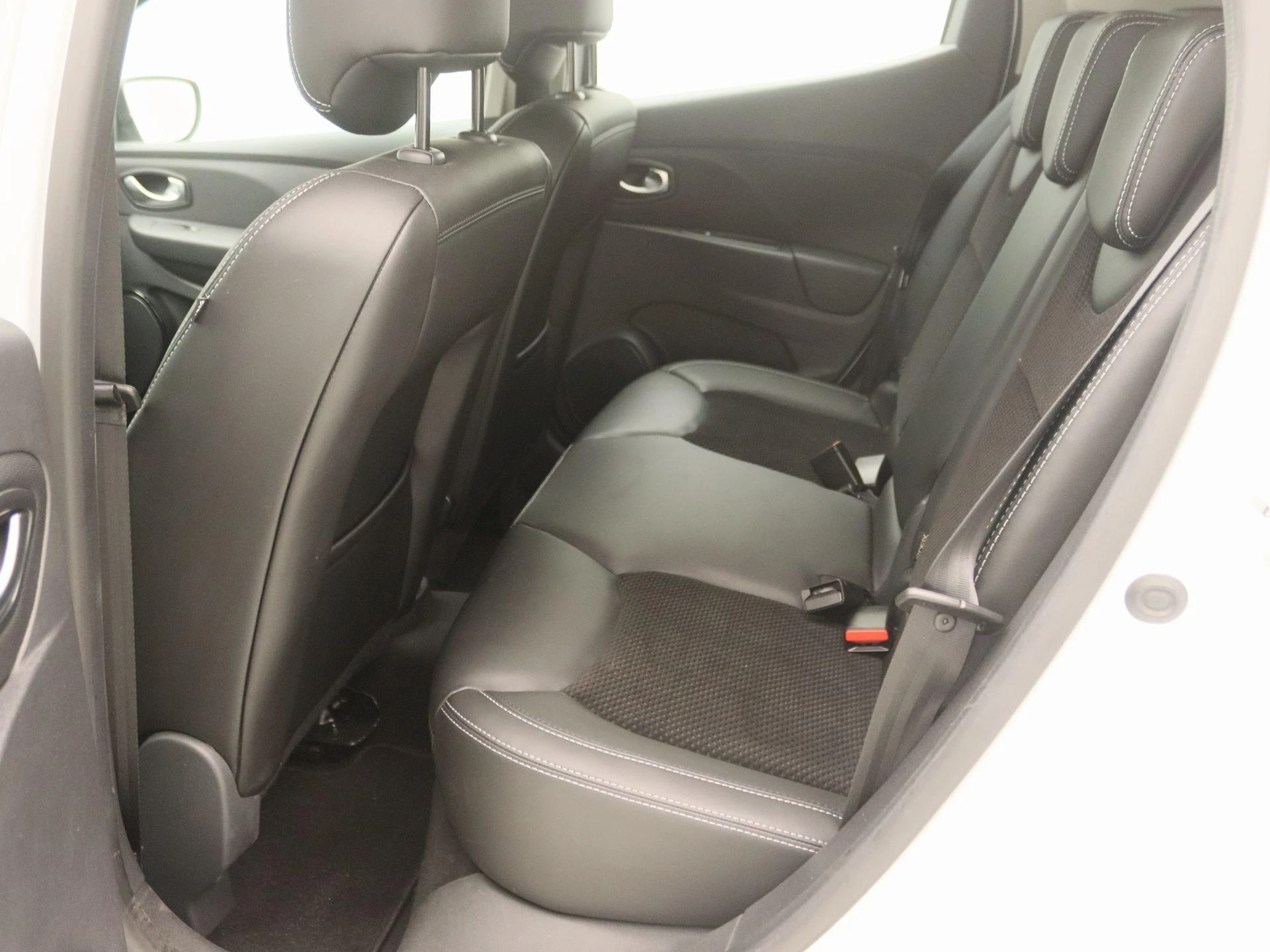 Renault-Clio-image-12