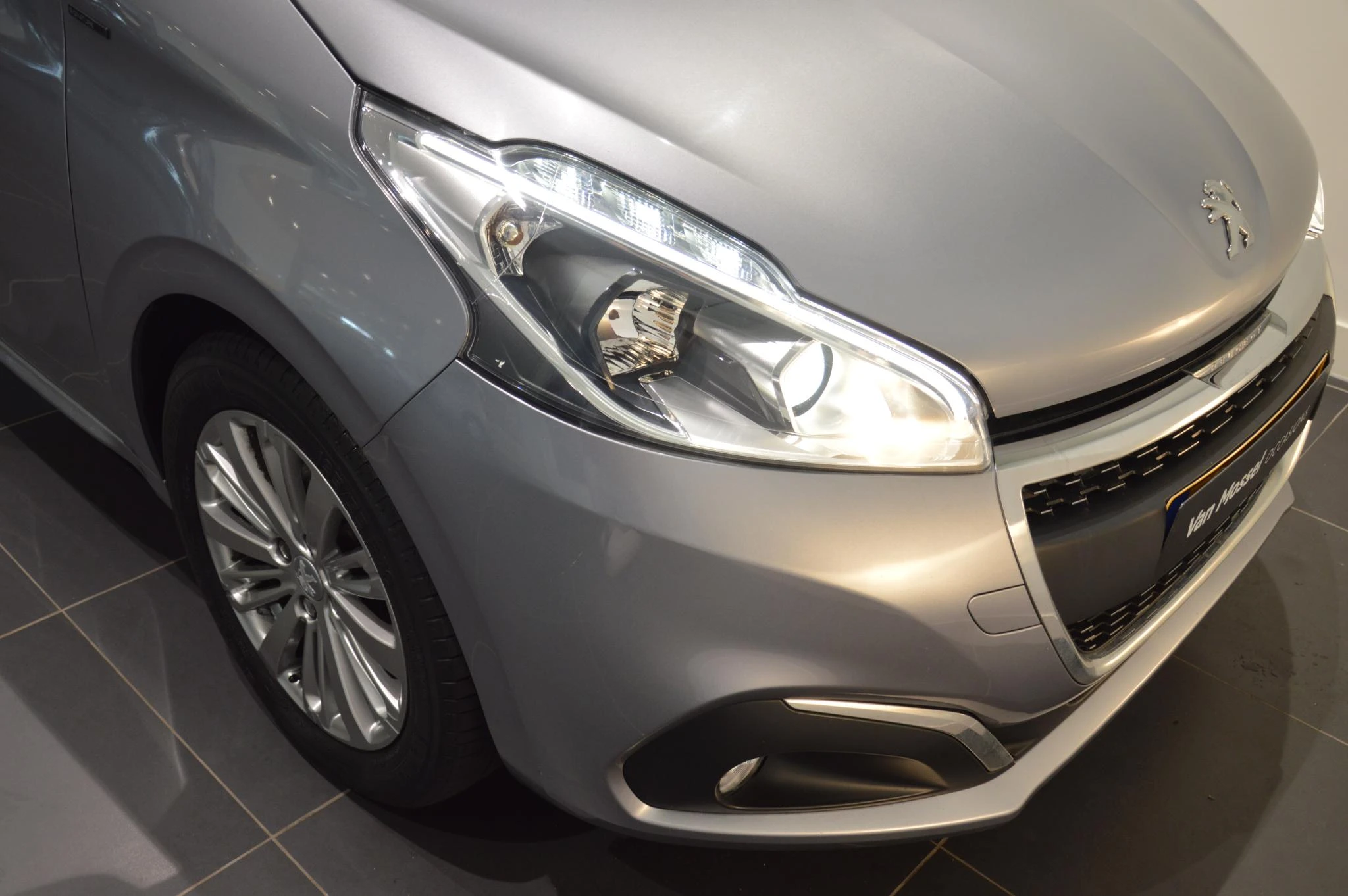 Peugeot 208 Signature