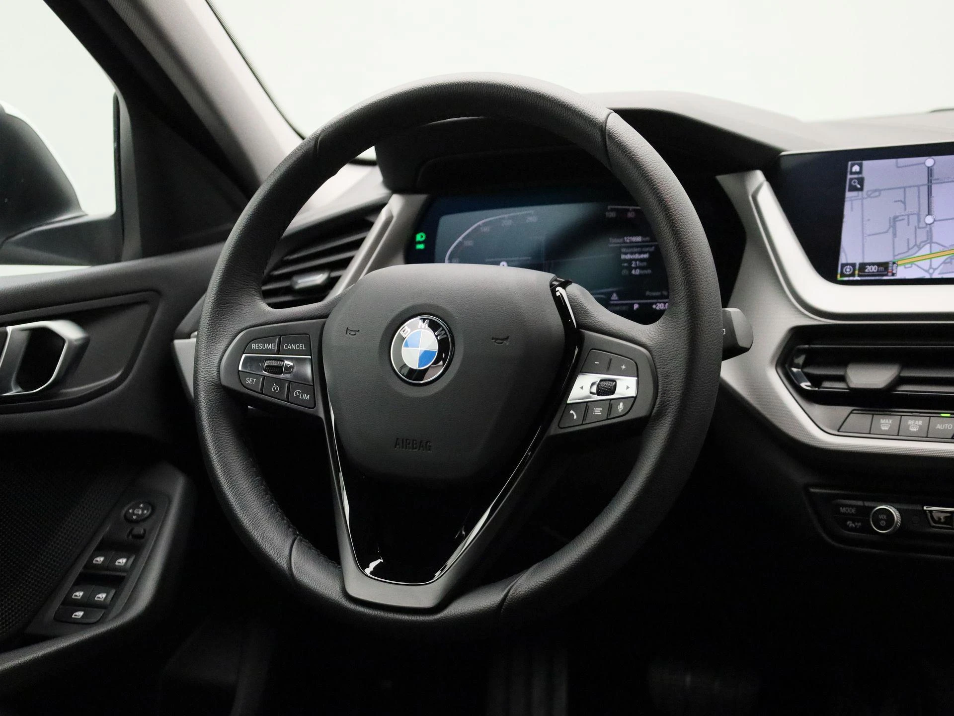 BMW-1 Reeks-image-11