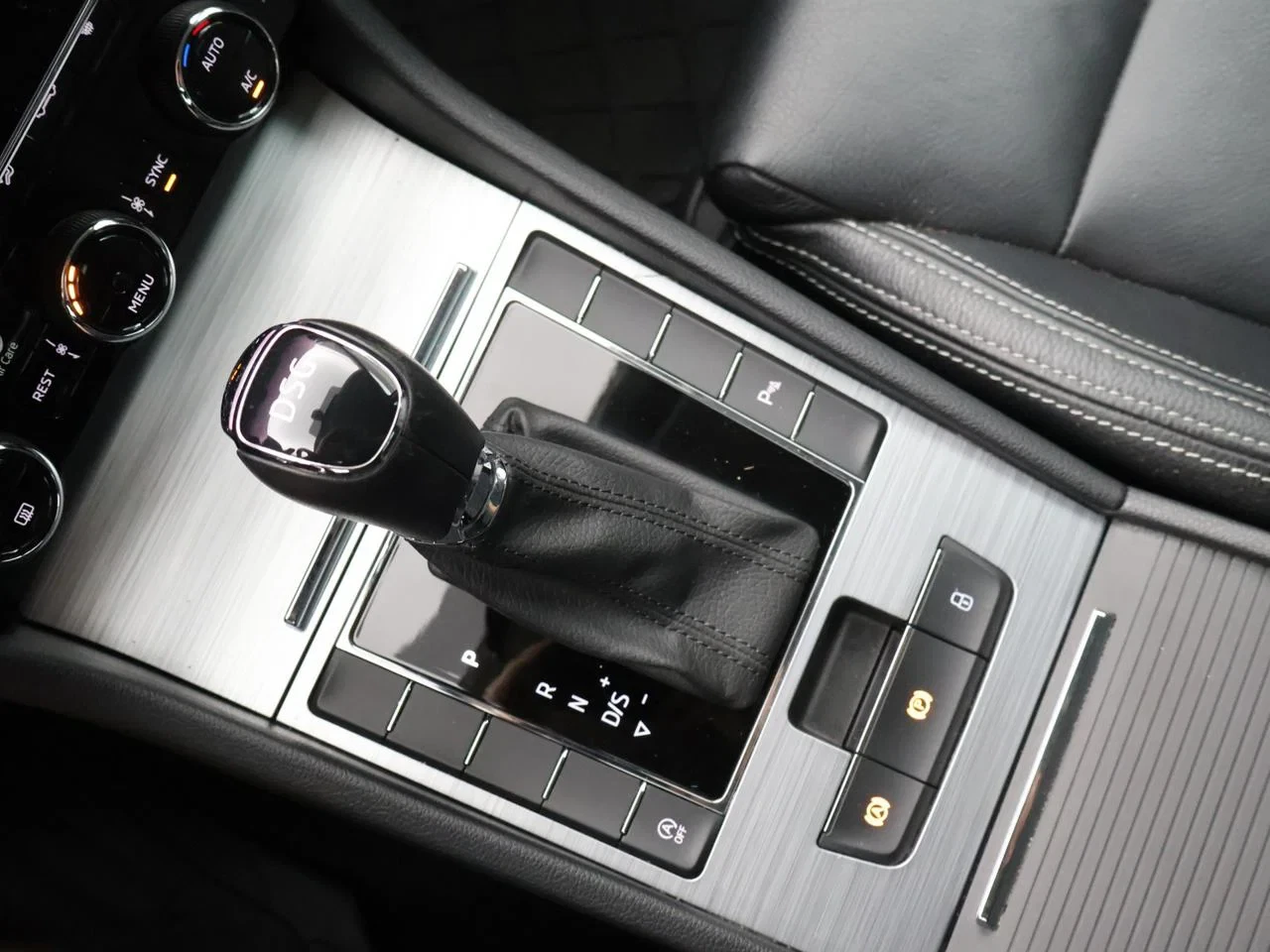 Škoda Superb Combi 1.5TSI 150PK ACT *AUTOMAAT*NAVI*CRUISE*LED*PDC*APP CONNECT*BLTH*ZETELVERWARMING*