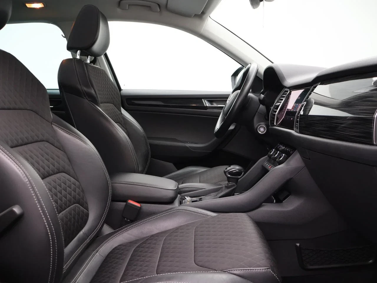 Škoda Kodiaq SKODA Kodiaq 1.5TSI 150PK *AUTOMAAT*PANODAK*TREKHAAK*LEDER*CAMERA*PDC*NAVI*AIRCO*KEYLESS GO*...*