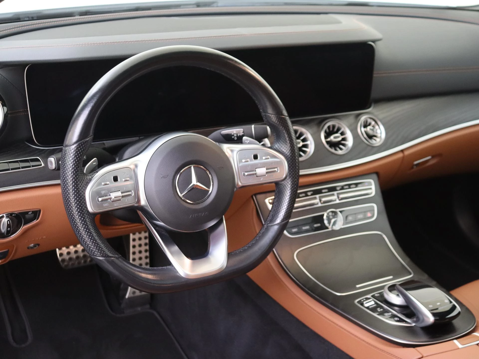 Mercedes-Benz-E-Klasse-image-9
