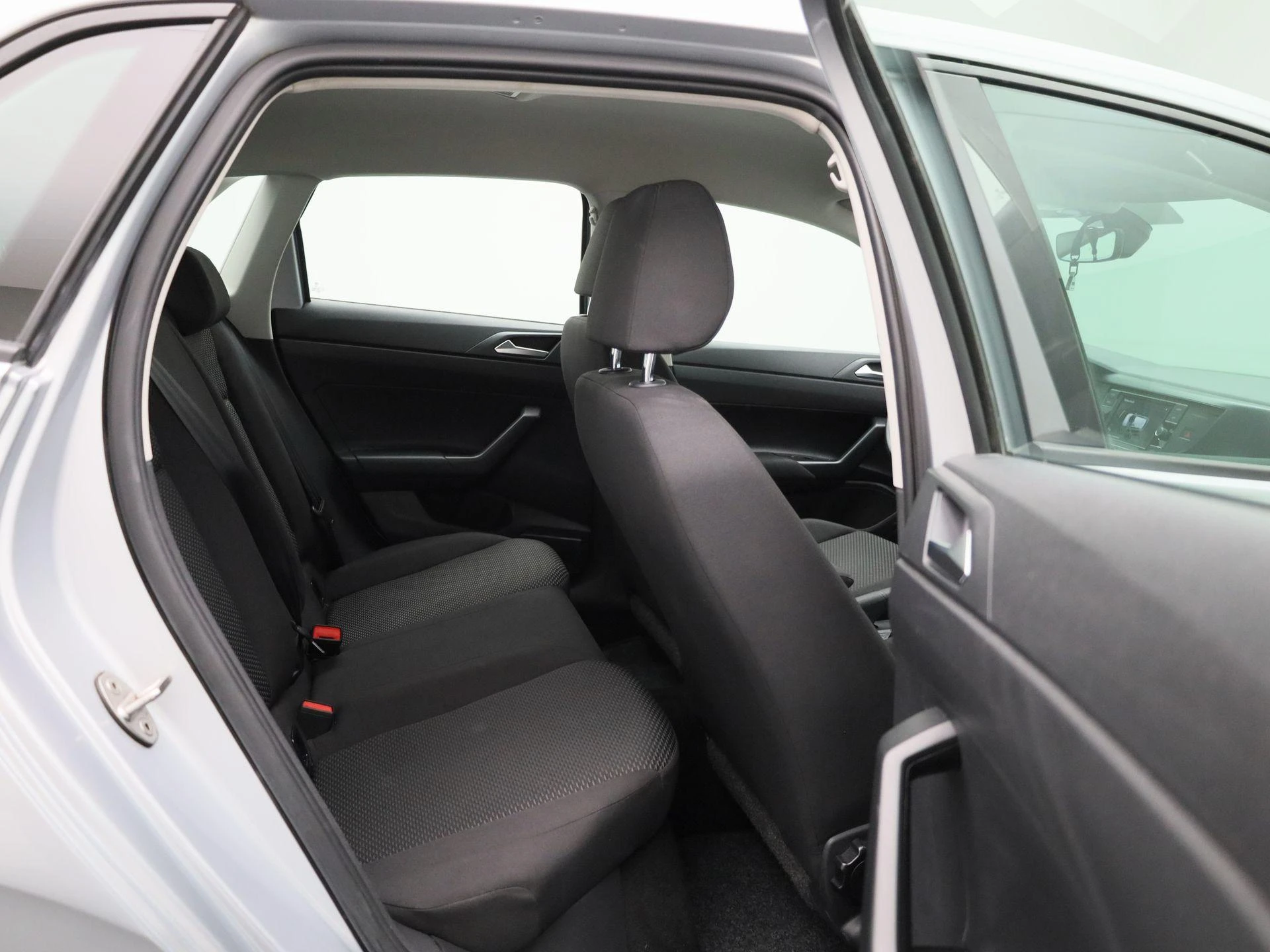 Volkswagen-Polo-image-33