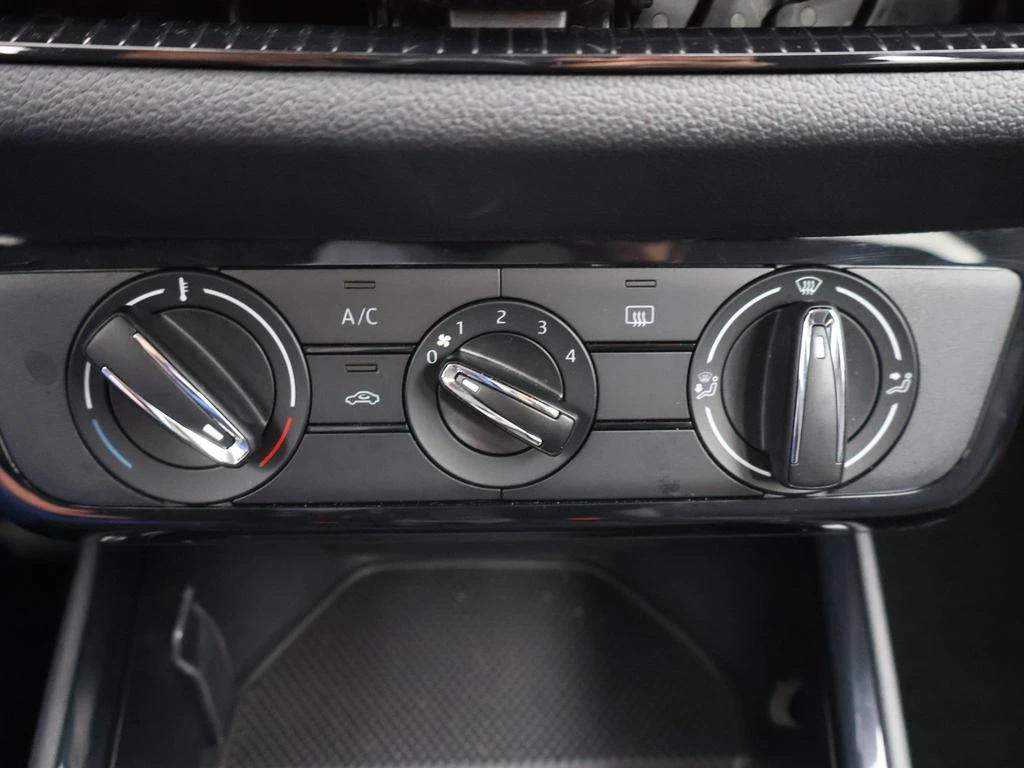 Škoda Fabia Fabia Essence 1.0TSI 95PK *VIRTUAL COCKPIT*PDC ACHTER*APP-CONNECT*...*