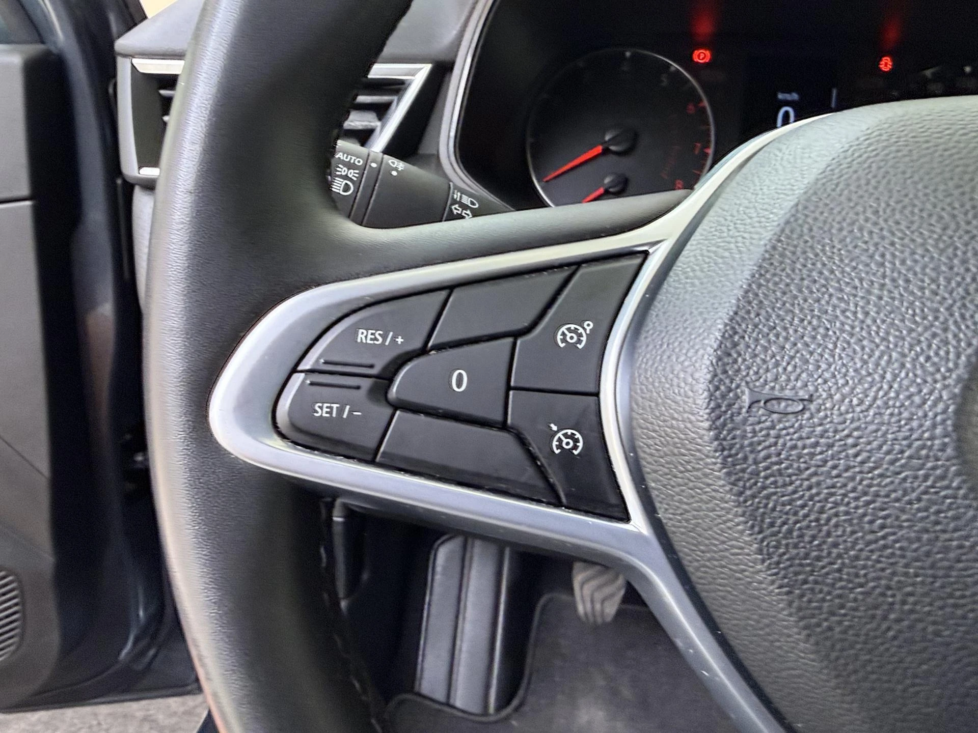 Renault-Clio-image-11