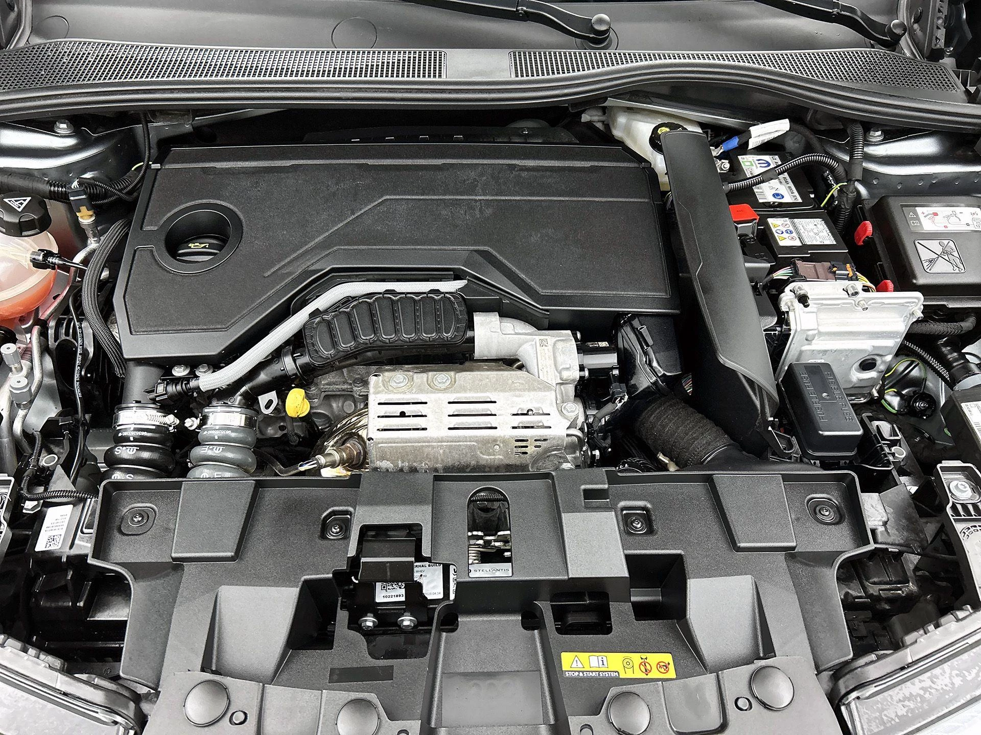 Alfa Romeo Junior 1.2 Turbo Hybrid Ibrida