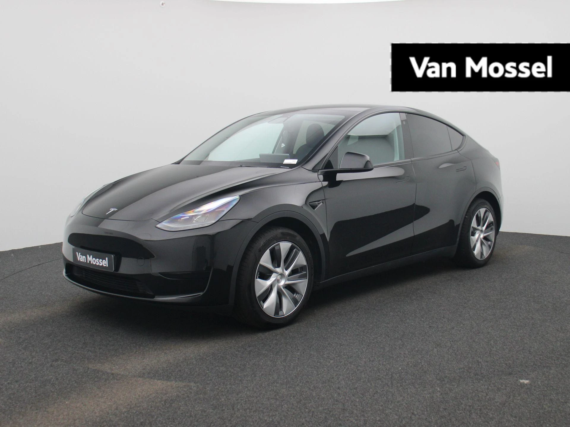 Tesla-Model Y-image-0