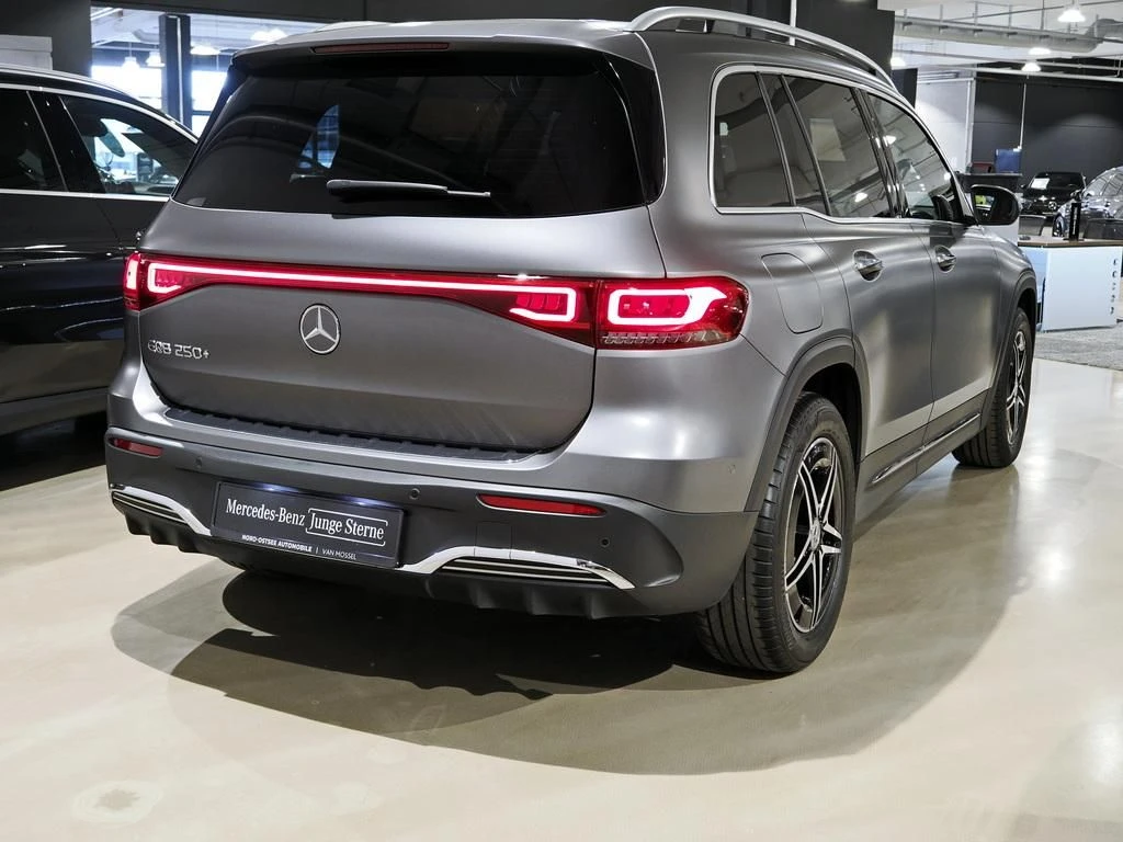 Mercedes-Benz-EQB 250+-image-5