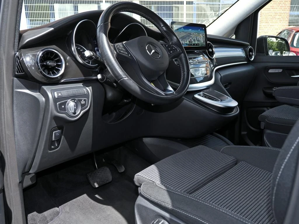 Mercedes-Benz-V-Klasse 220-image-7