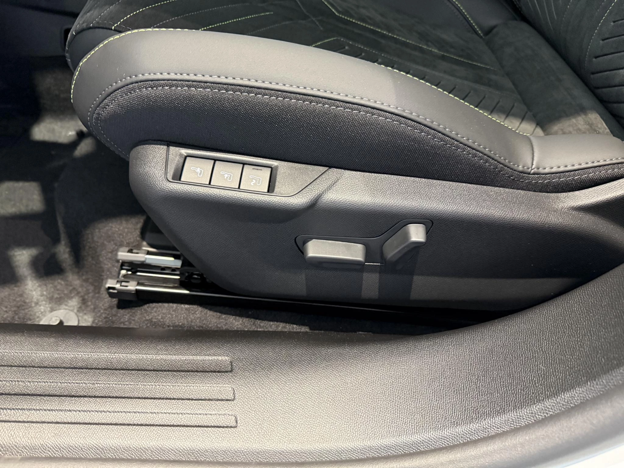 Peugeot-2008-image-13