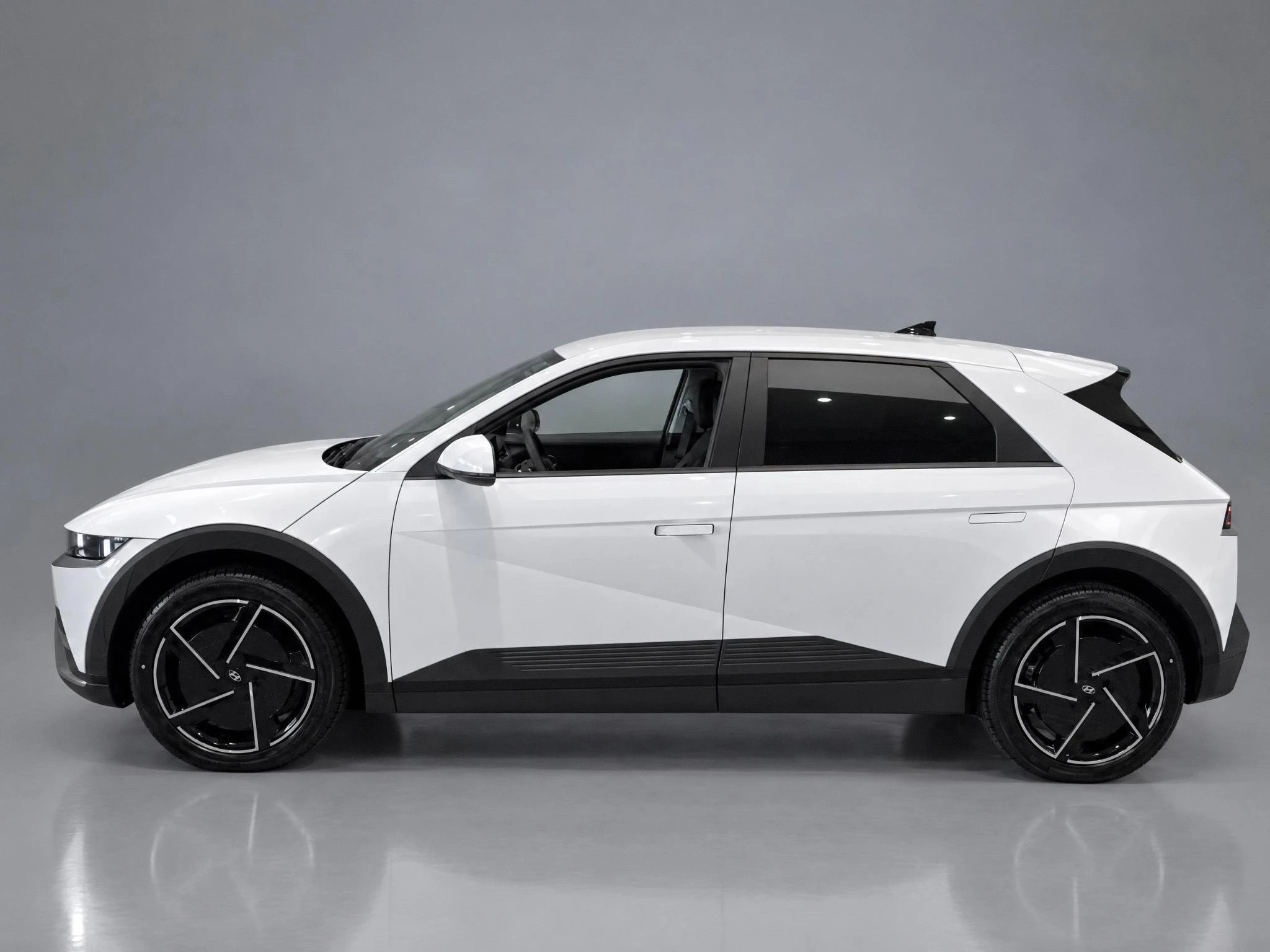Hyundai-IONIQ 5-image-2