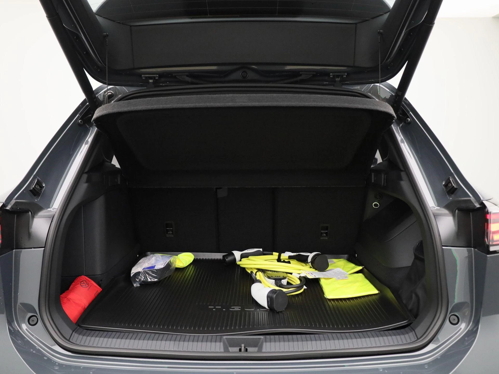 Volkswagen-Tiguan-image-13