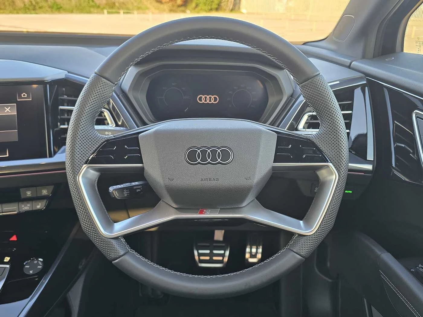 Audi-Q4 e-tron-image-8