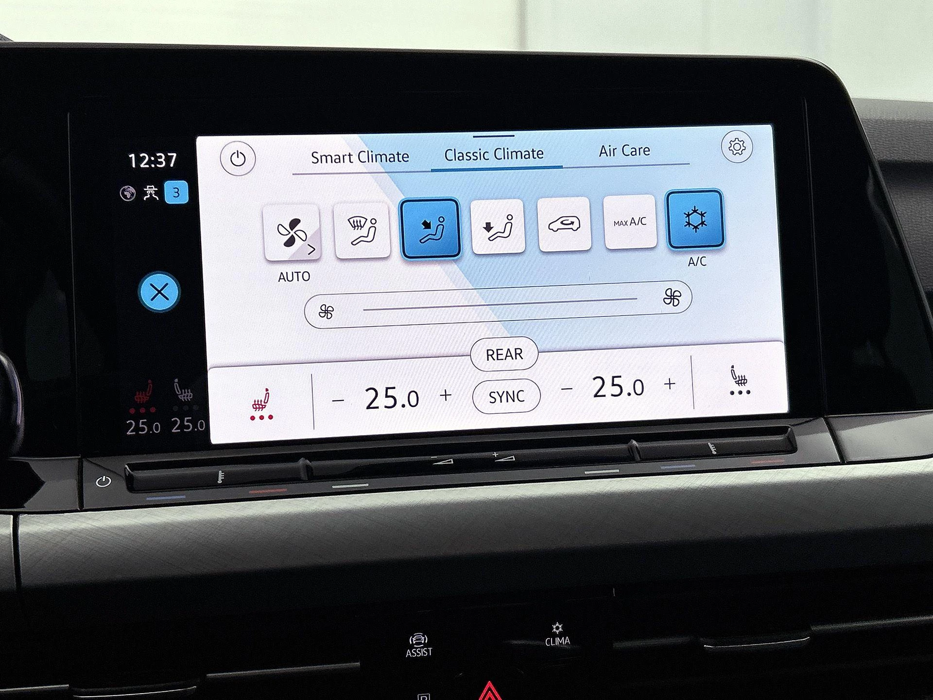 Volkswagen-Golf-image-27