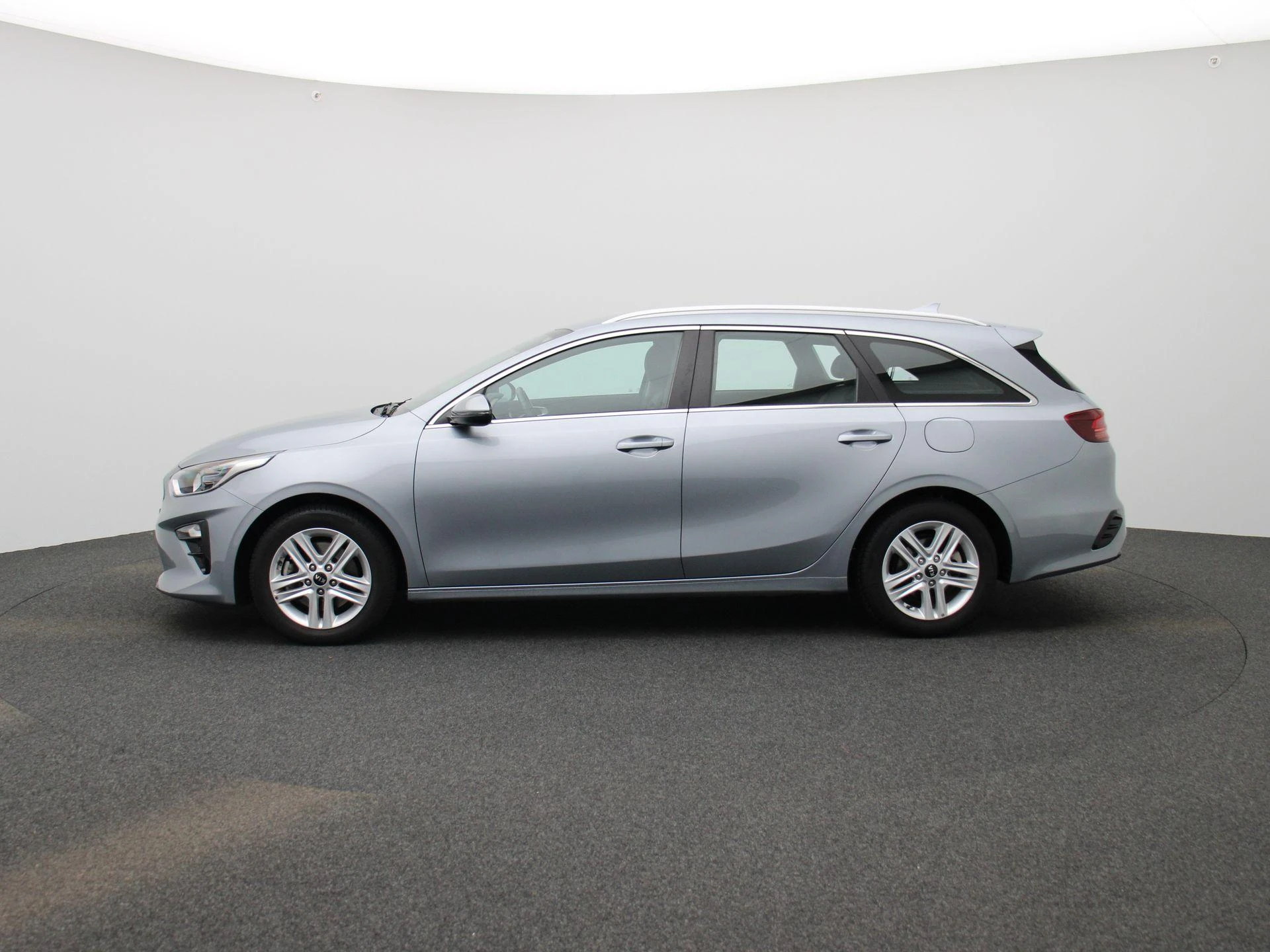 Kia-Ceed Sportswagon-image-3