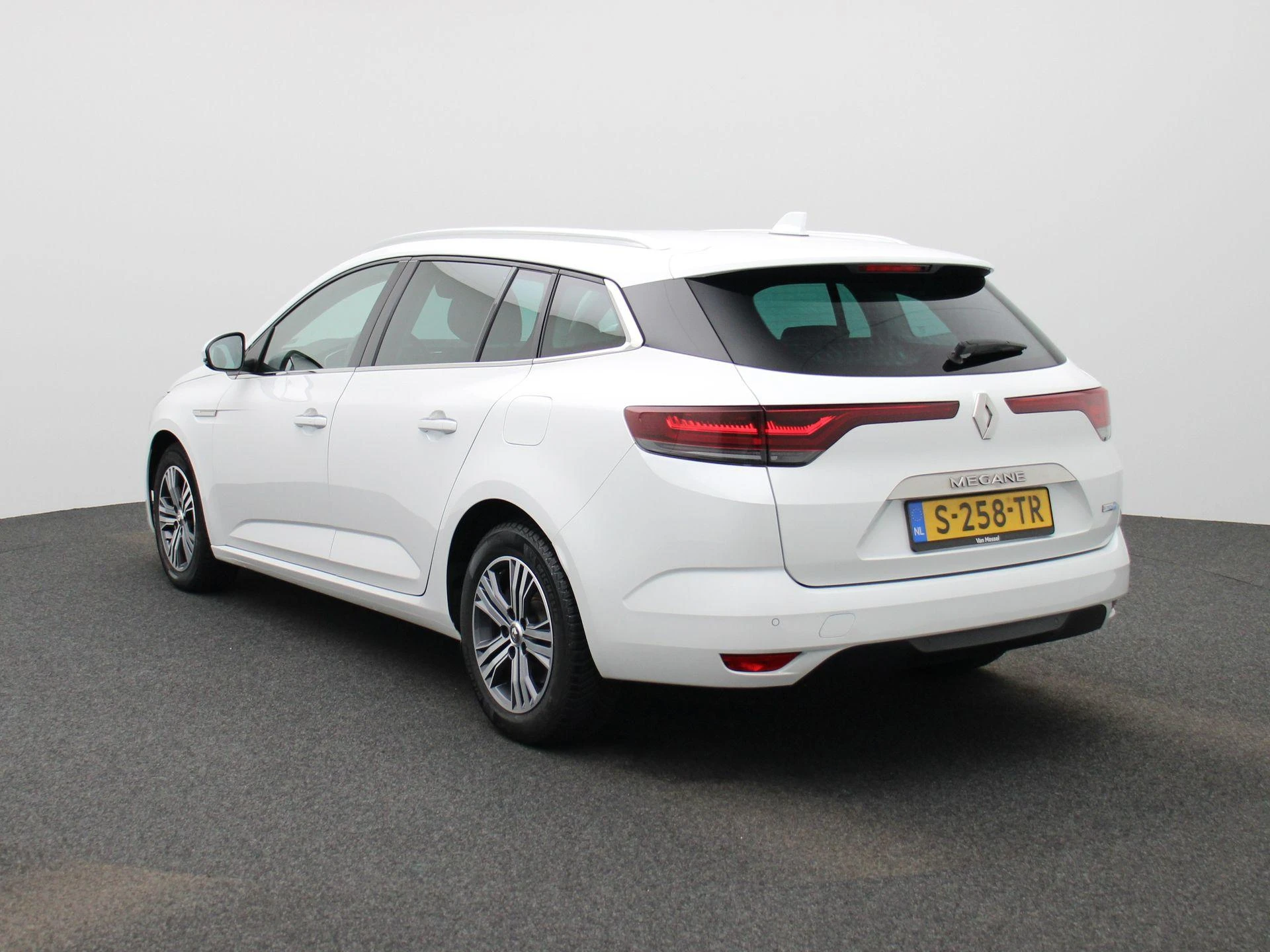 Renault-Mégane Estate-image-1