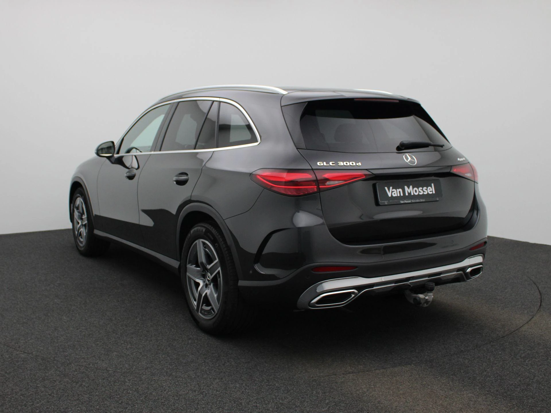 Mercedes-Benz-GLC-image-1