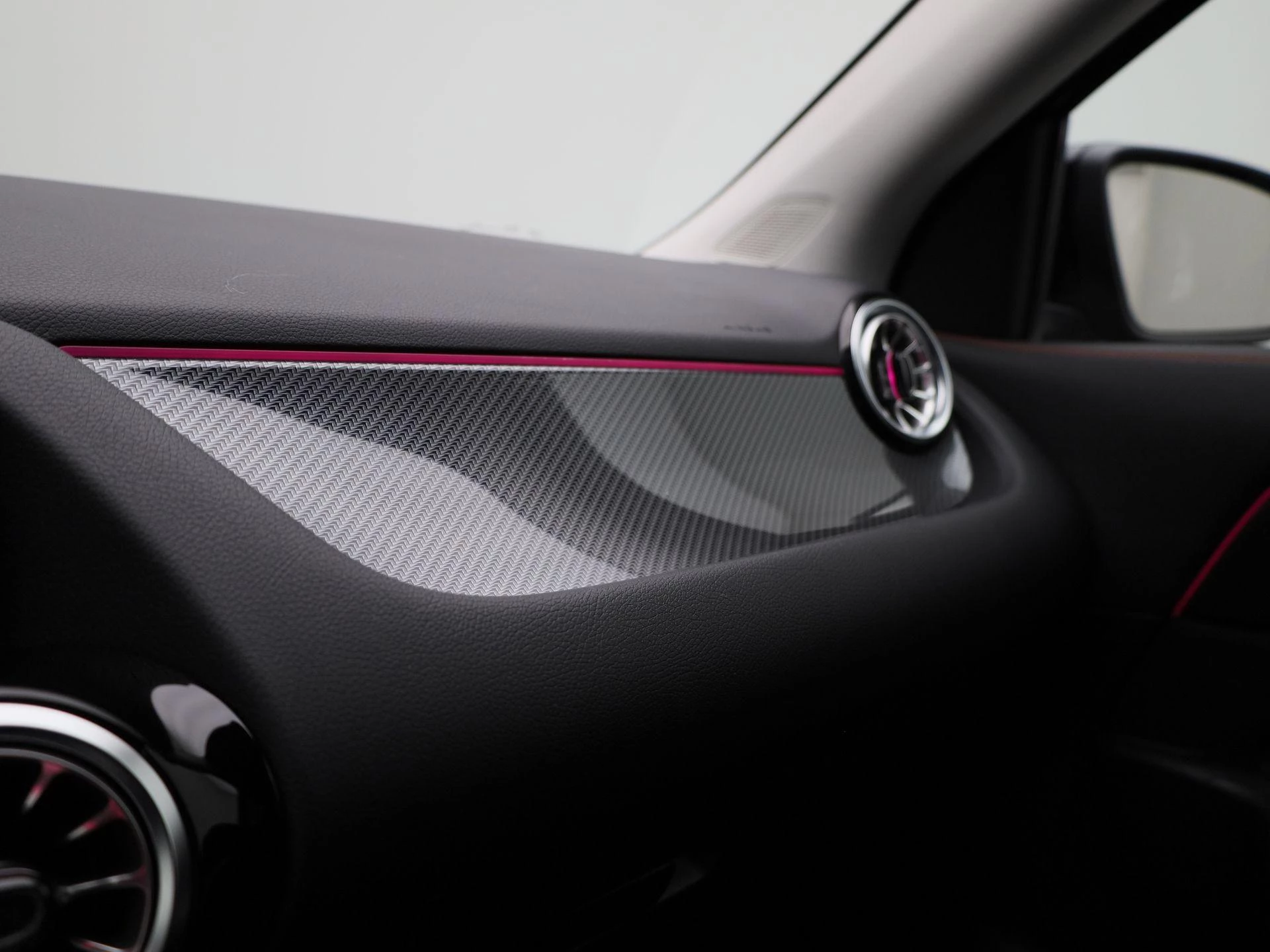 Mercedes-Benz GLA 250 e AMG Line + CARPLAY + MULTIBEAM + NIGHTPAKKET +