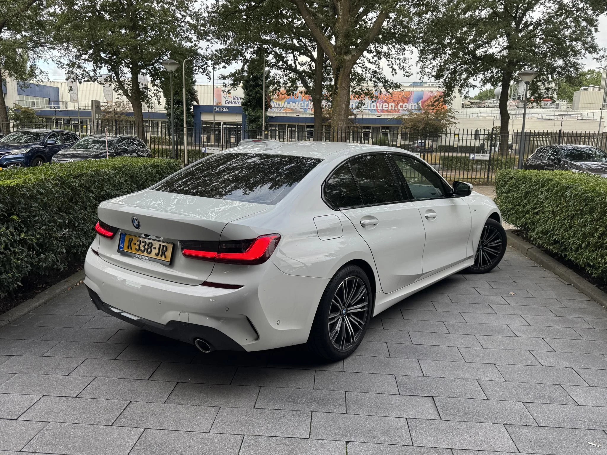BMW-3 Serie-image-4