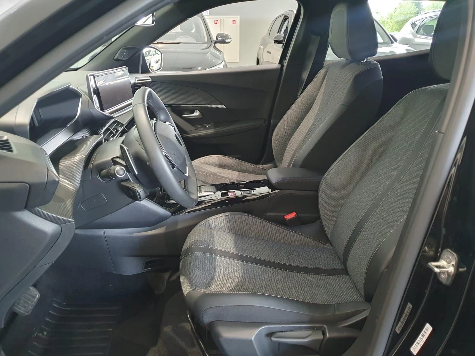 Peugeot-2008-image-28