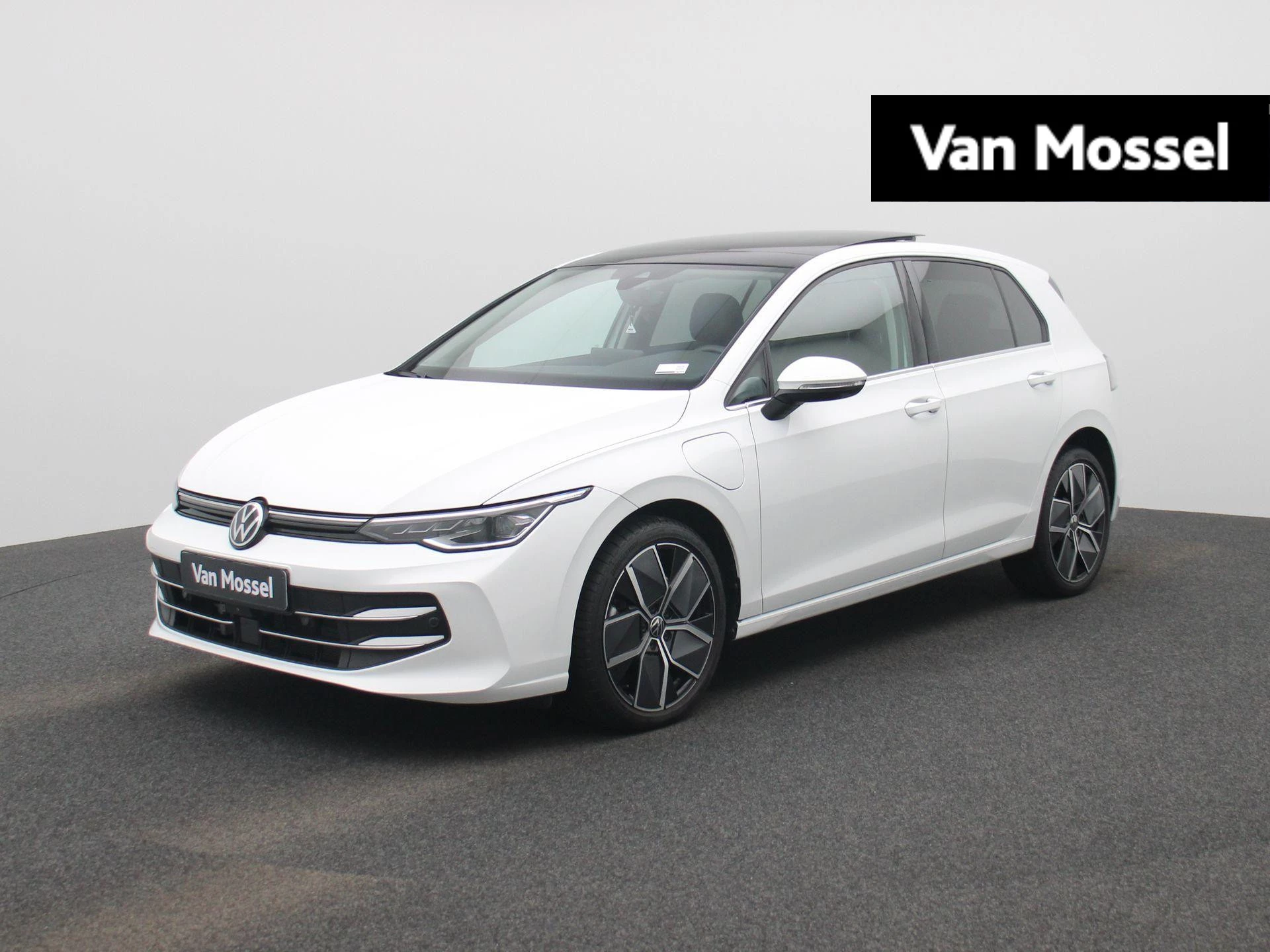 Volkswagen-Golf-image-0
