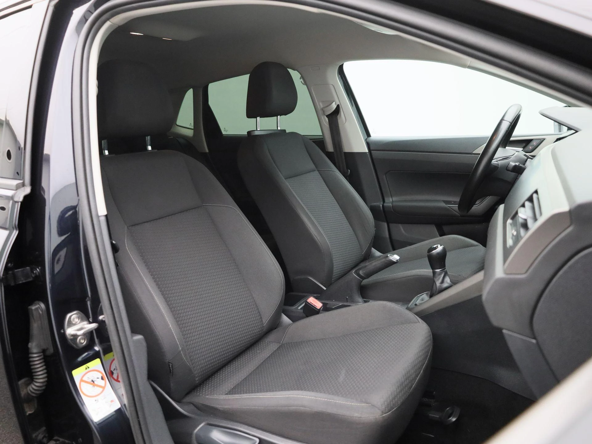 Volkswagen-Polo-image-26